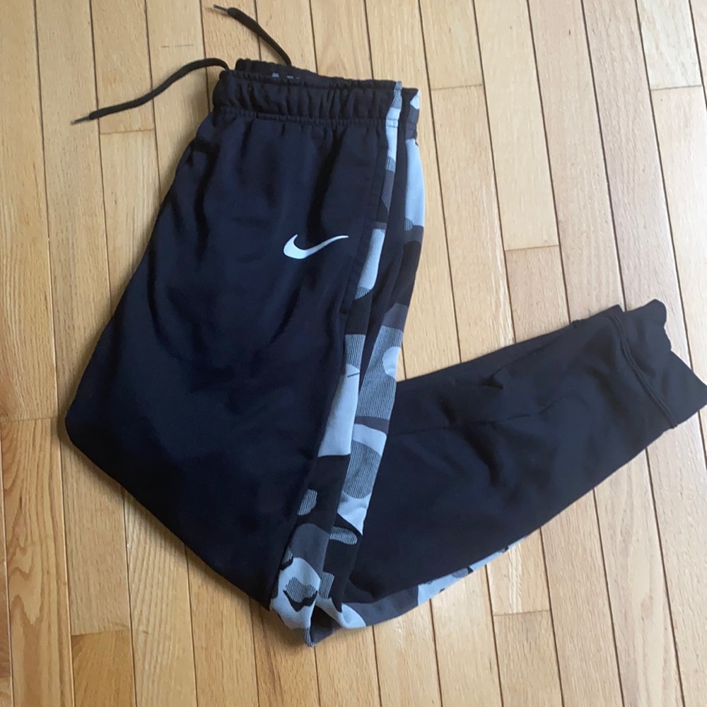 Nike dri-fit training pant camo stripe size Large